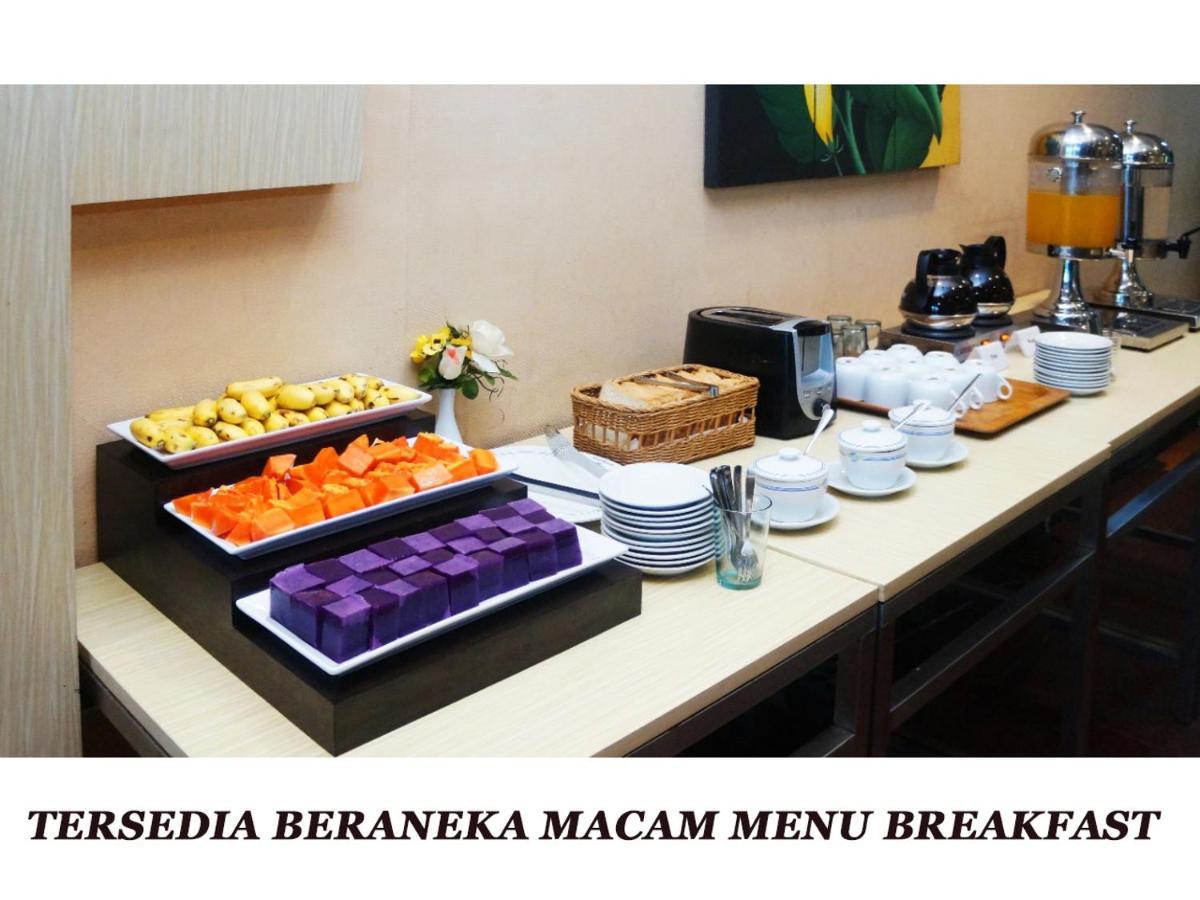 Merpati Hotel Pontianak Ngoại thất bức ảnh