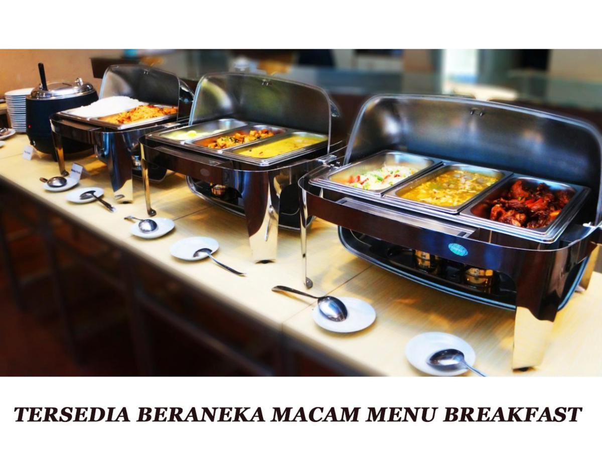 Merpati Hotel Pontianak Ngoại thất bức ảnh