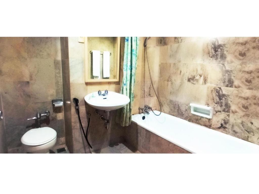 Merpati Hotel Pontianak Ngoại thất bức ảnh