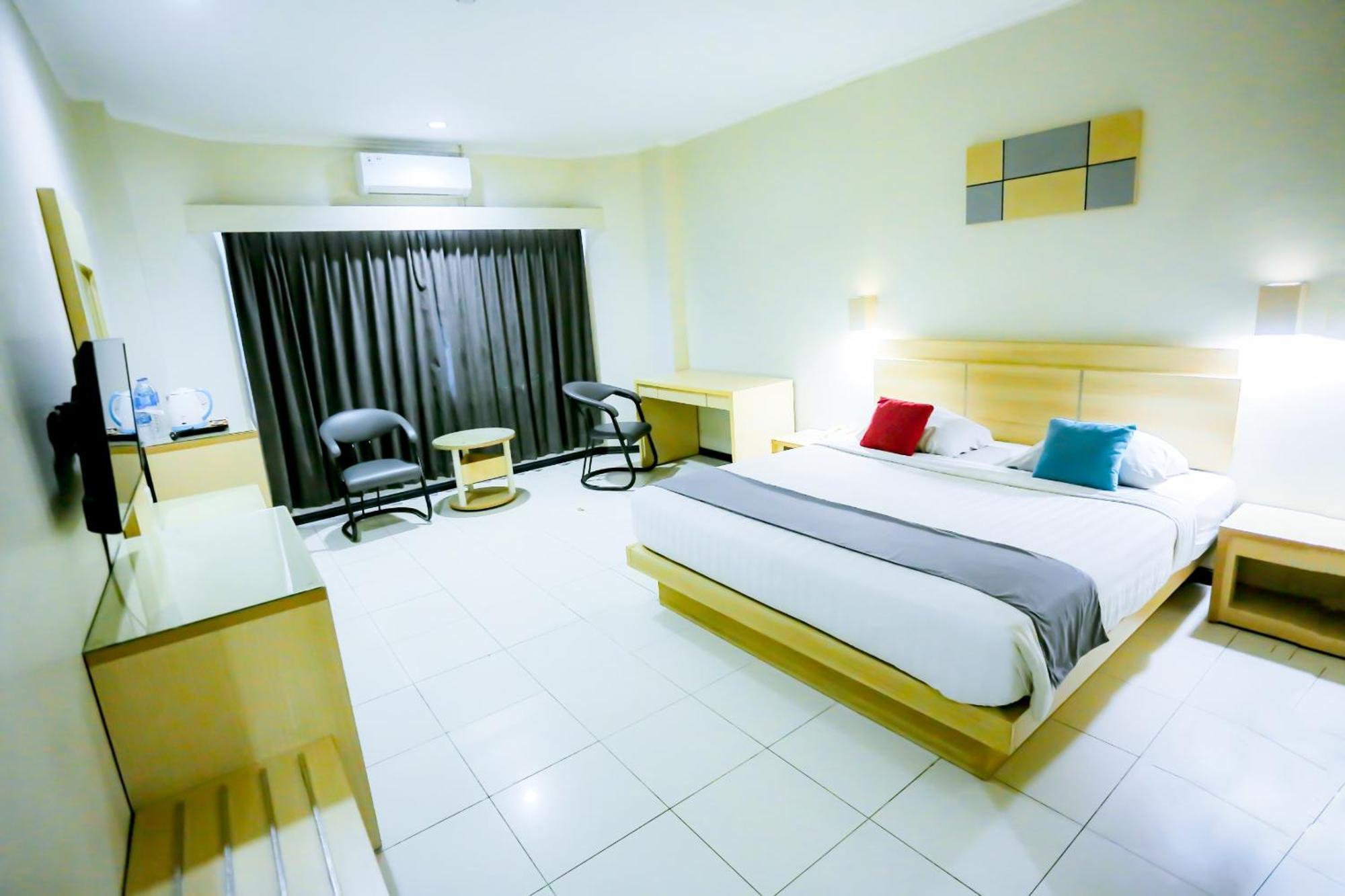 Merpati Hotel Pontianak Ngoại thất bức ảnh