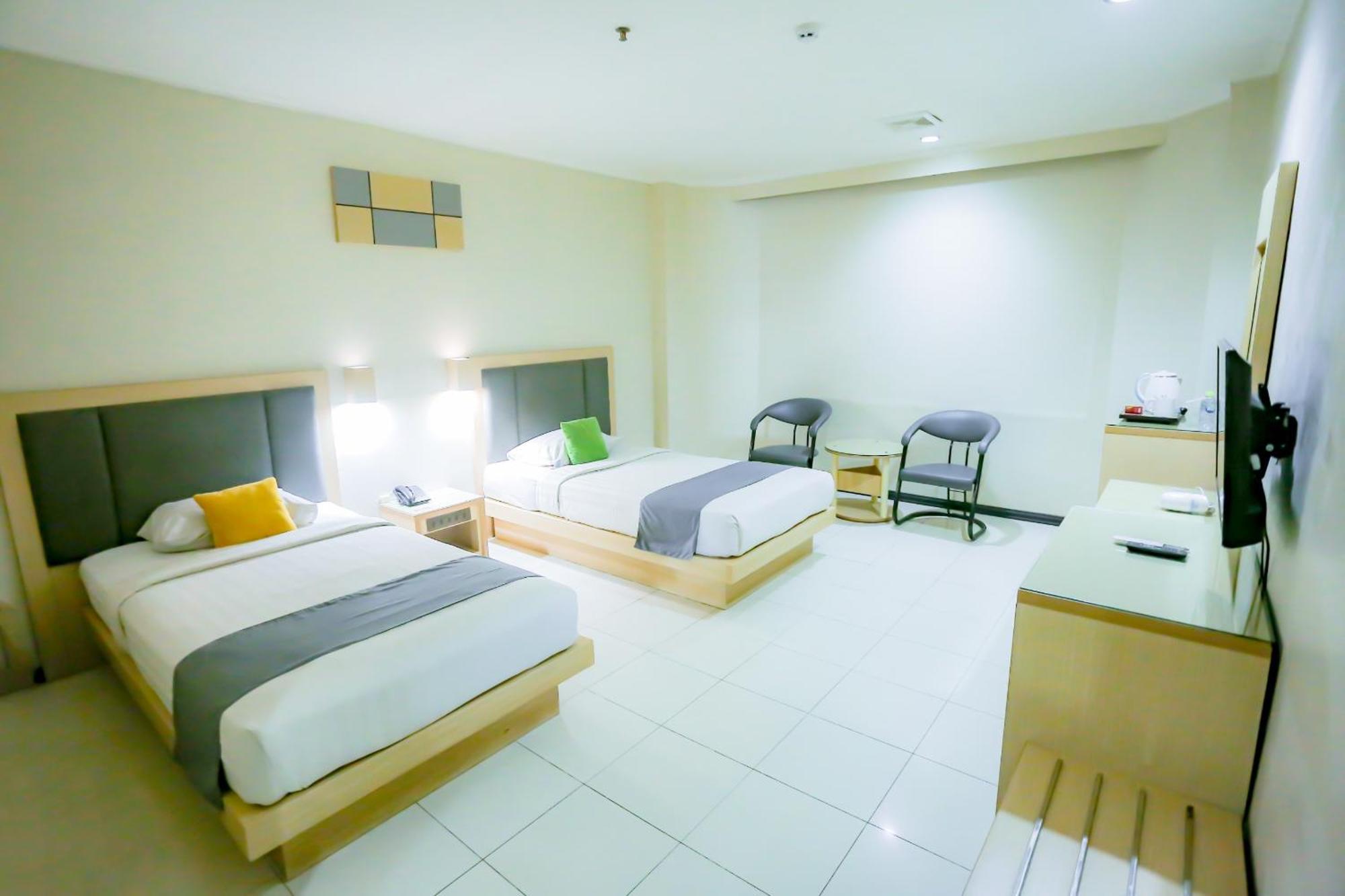 Merpati Hotel Pontianak Ngoại thất bức ảnh