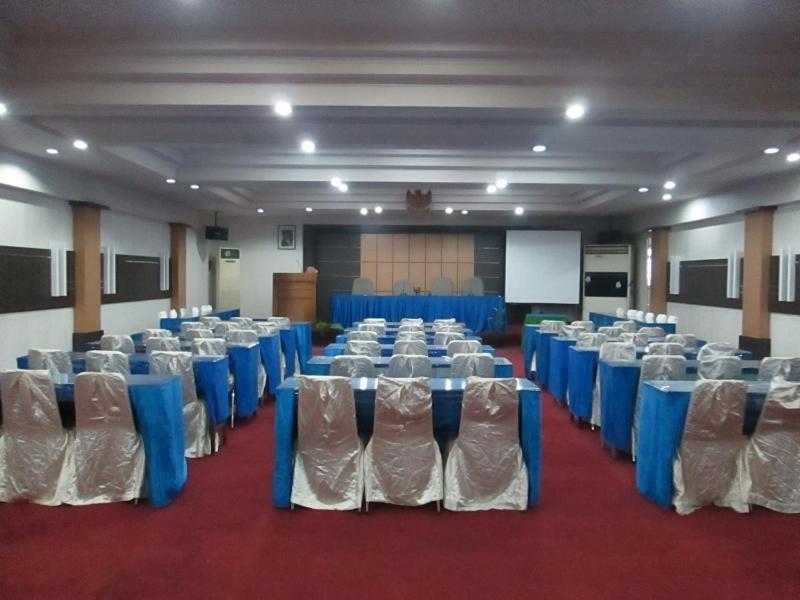 Merpati Hotel Pontianak Ngoại thất bức ảnh