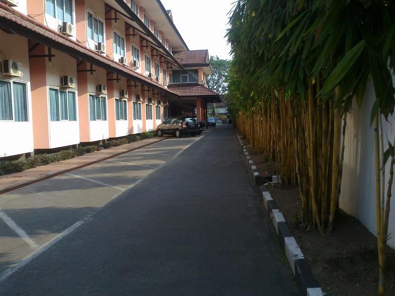 Merpati Hotel Pontianak Ngoại thất bức ảnh